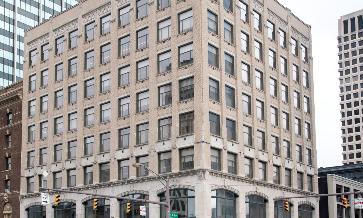 150 E Broad St.