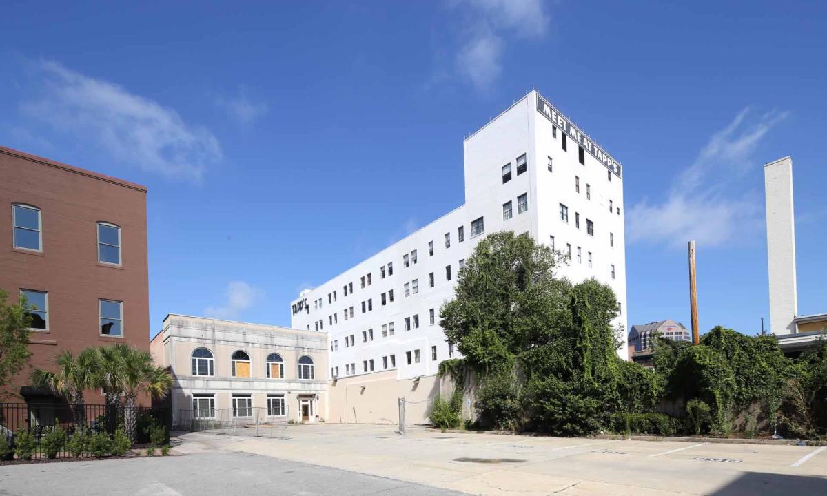 1644 Main Street