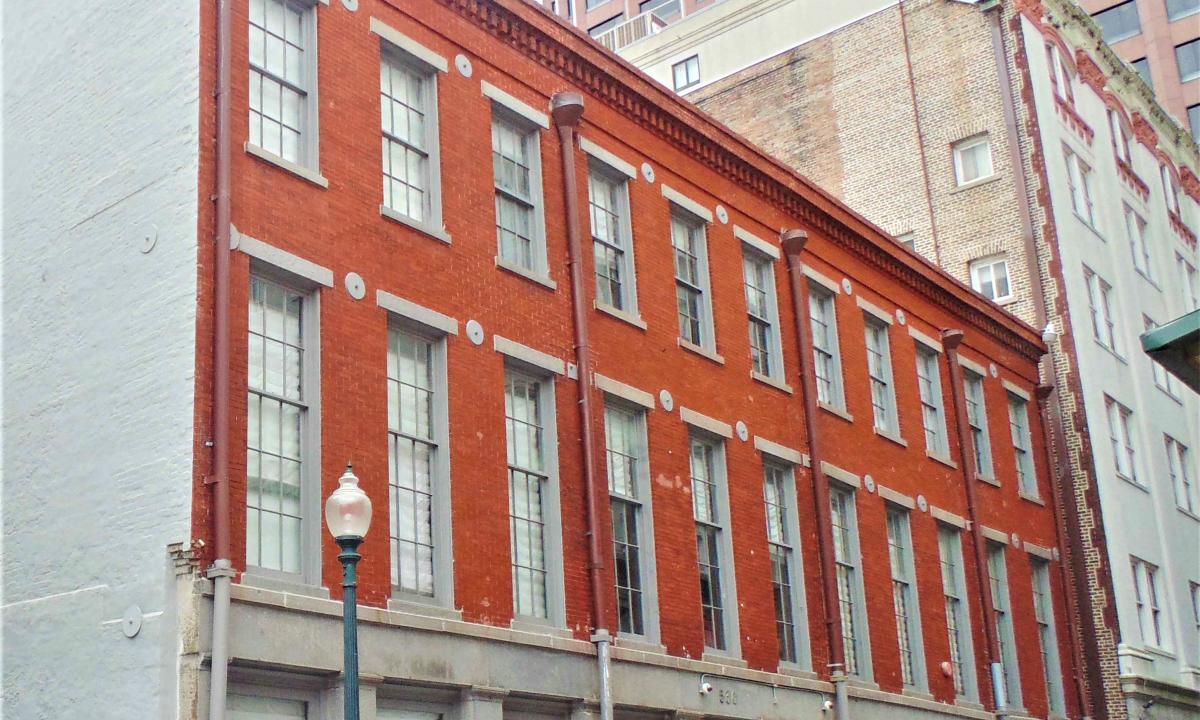 530 Natchez St.