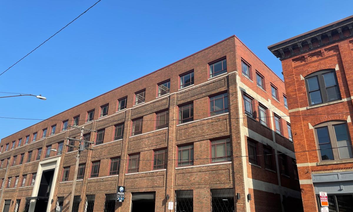 1020, 1060, 1124 Bolivar St