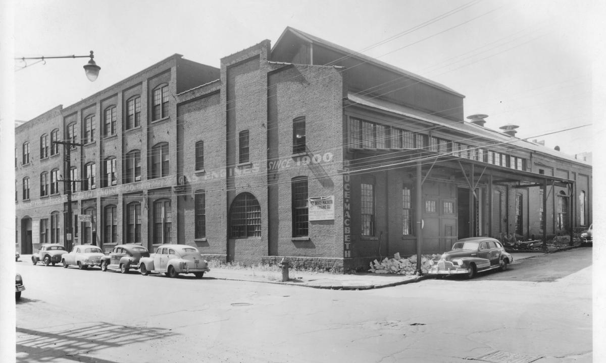 2111 Center St.